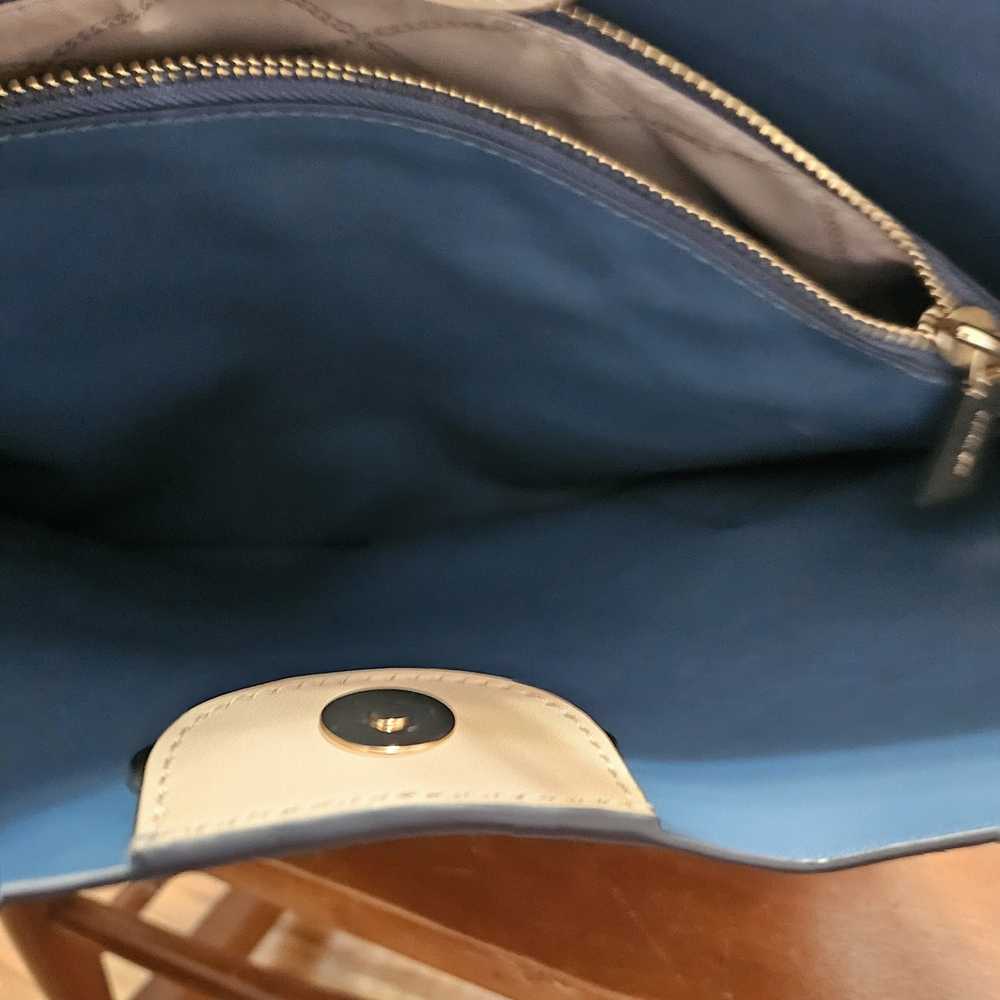 Michael Kors Bedford Bucket Bag Blue Tan Like New Classy Elegant Denim - Picture 8 of 9